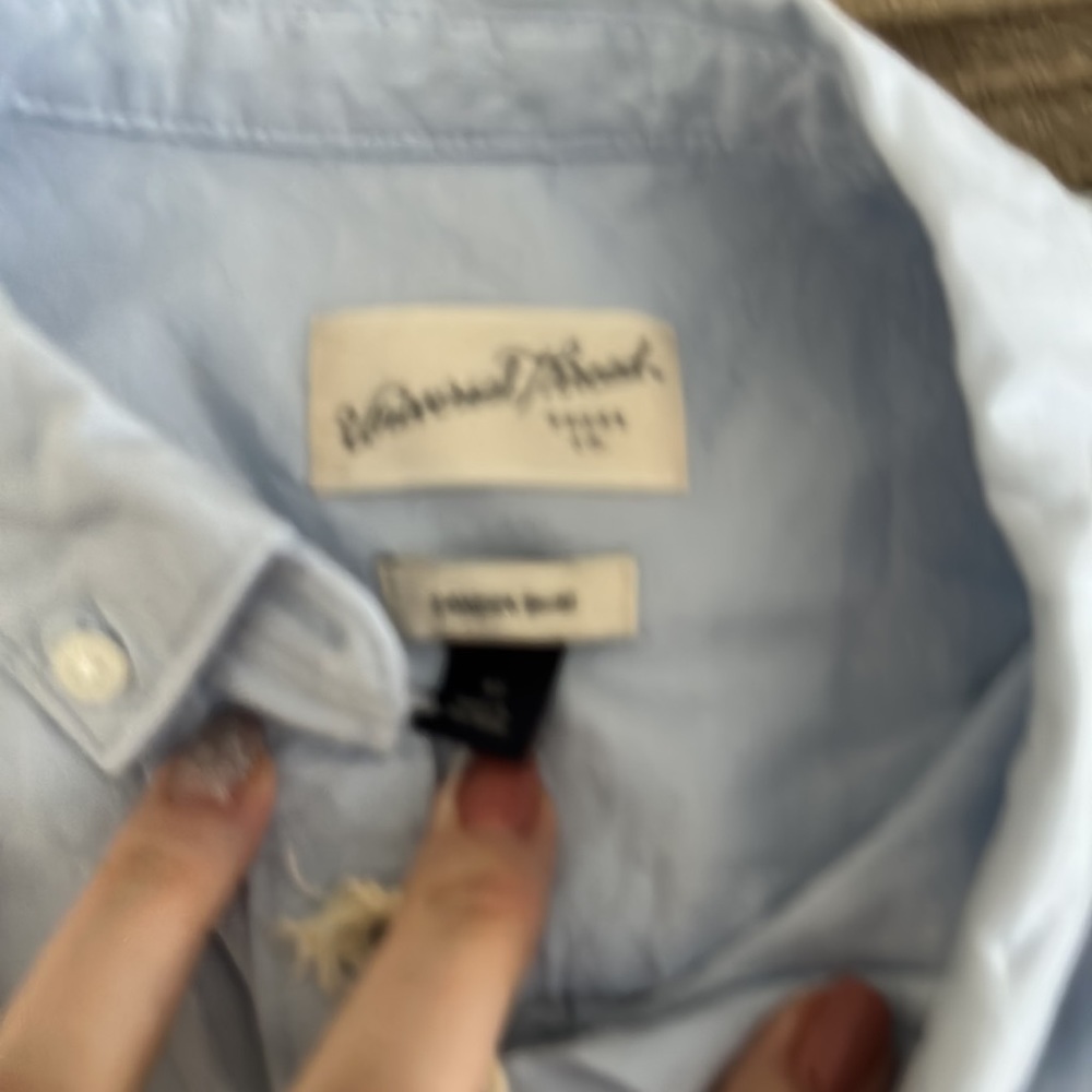Universal thread 🧵 button up - Picture 2 of 2